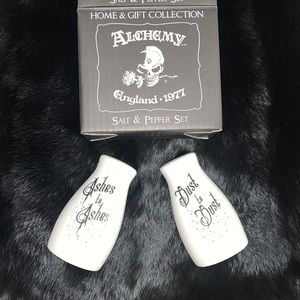 NIB salt & pepper shakers